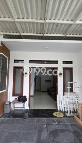 For Sale Rumah 4 Kamar Lokasi Strategis Bagus dan Strategis di Mulyosari For Sale Rumah 4 Kamar Lokasi Strategis Bagus dan Strategis di Mulyosari