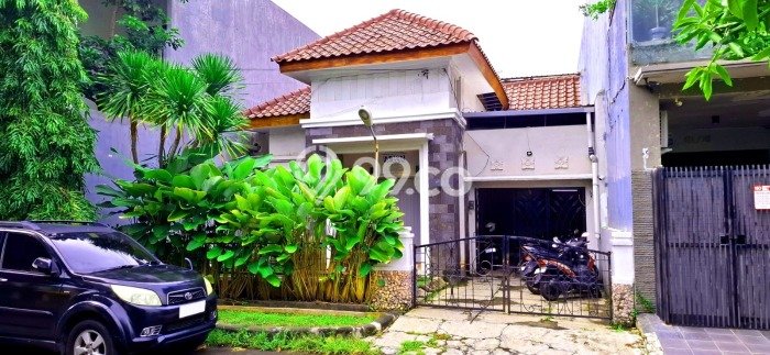 Ready to Use! Premium House LT 210m2 Desain Elegan di Gununganyar Ready to Use! Premium House LT 210m2 Desain Elegan di Gununganyar