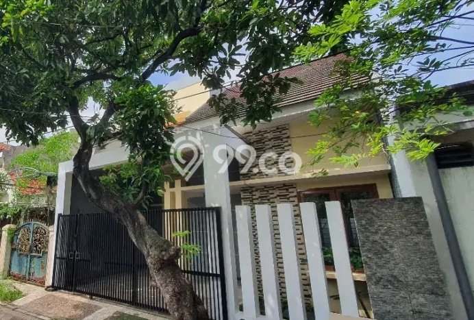 For Sale Rumah 3 Kamar Lokasi Strategis Nyaman dan Strategis di Rungkut For Sale Rumah 3 Kamar Lokasi Strategis Nyaman dan Strategis di Rungkut
