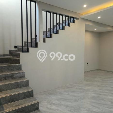 Hunian Elit LB 180m2 Siap Huni Desain Elegan di Pakuwon, Surabaya Hunian Elit LB 180m2 Siap Huni Desain Elegan di Pakuwon, Surabaya