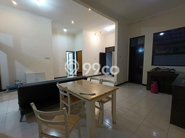 Lokasi terbaik! Rumah siap pakai dikontrakkan di Tembalang LB 65m2 Lokasi terbaik! Rumah siap pakai dikontrakkan di Tembalang LB 65m2