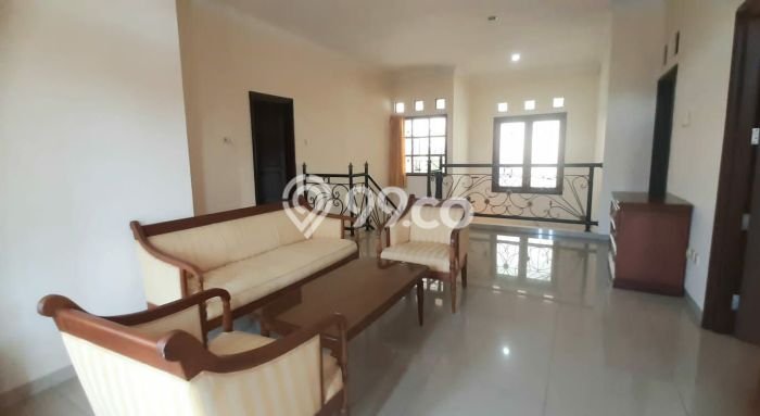 Rumah Disewakan Semarang LT 200m2 LB 300m2 Area Candi Golf Rumah Disewakan Semarang LT 200m2 LB 300m2 Area Candi Golf