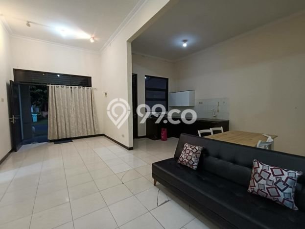 Lokasi terbaik! Rumah siap pakai dikontrakkan di Tembalang LB 65m2 Lokasi terbaik! Rumah siap pakai dikontrakkan di Tembalang LB 65m2