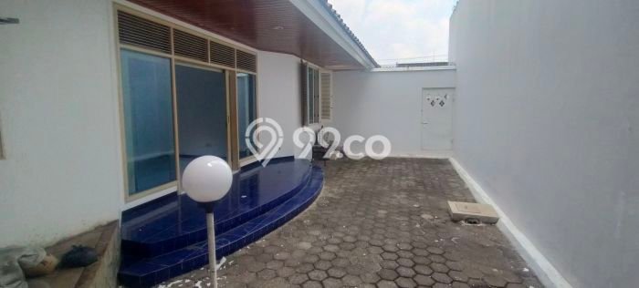 LIMITED OFFER! Rumah Premium di Srondol, LT 373m² LB 250m² LIMITED OFFER! Rumah Premium di Srondol, LT 373m² LB 250m²