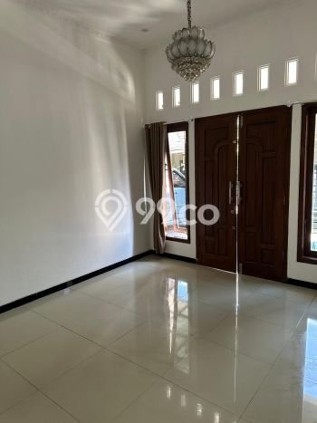 Rumah Strategis di Pedurungan, 4 KT, Lingkungan Nyaman, Luas 160m² Bangunan 194m² Rumah Strategis di Pedurungan, 4 KT, Lingkungan Nyaman, Luas 160m² Bangunan 194m²