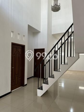 Rumah Strategis di Pedurungan, 4 KT, Lingkungan Nyaman, Luas 160m² Bangunan 194m² Rumah Strategis di Pedurungan, 4 KT, Lingkungan Nyaman, Luas 160m² Bangunan 194m²