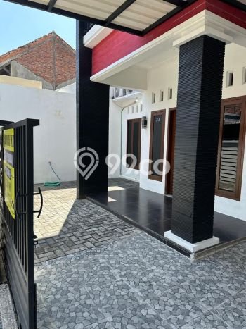 Rumah Strategis di Pedurungan, 4 KT, Lingkungan Nyaman, Luas 160m² Bangunan 194m² Rumah Strategis di Pedurungan, 4 KT, Lingkungan Nyaman, Luas 160m² Bangunan 194m²