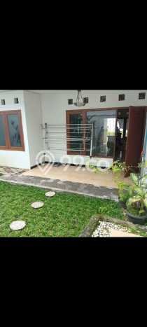 Lokasi strategis! Rumah siap huni dikontrakkan di Tembalang LB 100m2 Lokasi strategis! Rumah siap huni dikontrakkan di Tembalang LB 100m2