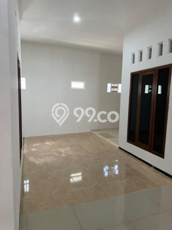 Rumah Strategis di Pedurungan, 4 KT, Lingkungan Nyaman, Luas 160m² Bangunan 194m² Rumah Strategis di Pedurungan, 4 KT, Lingkungan Nyaman, Luas 160m² Bangunan 194m²