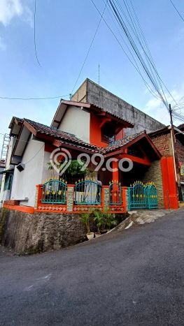 Lokasi terbaik! Rumah siap pakai dikontrakkan di Semarang Selatan LB 100m2 Lokasi terbaik! Rumah siap pakai dikontrakkan di Semarang Selatan LB 100m2