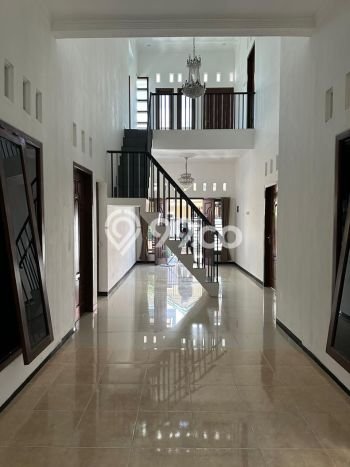 Rumah Strategis di Pedurungan, 4 KT, Lingkungan Nyaman, Luas 160m² Bangunan 194m² Rumah Strategis di Pedurungan, 4 KT, Lingkungan Nyaman, Luas 160m² Bangunan 194m²