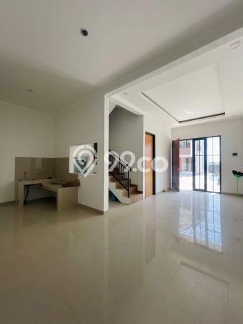 LOKASI STRATEGIS! Rumah kawasan Banyumanik, Akses ke Tol, 4 KT, LT 90m² Bangunan 130m² LOKASI STRATEGIS! Rumah kawasan Banyumanik, Akses ke Tol, 4 KT, LT 90m² Bangunan 130m²