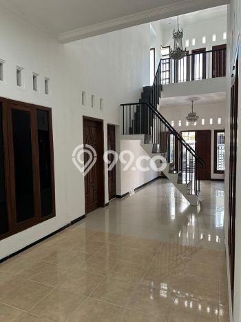 Rumah Strategis di Pedurungan, 4 KT, Lingkungan Nyaman, Luas 160m² Bangunan 194m² Rumah Strategis di Pedurungan, 4 KT, Lingkungan Nyaman, Luas 160m² Bangunan 194m²