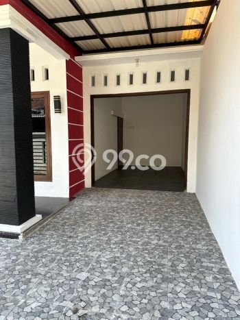 Rumah Strategis di Pedurungan, 4 KT, Lingkungan Nyaman, Luas 160m² Bangunan 194m² Rumah Strategis di Pedurungan, 4 KT, Lingkungan Nyaman, Luas 160m² Bangunan 194m²