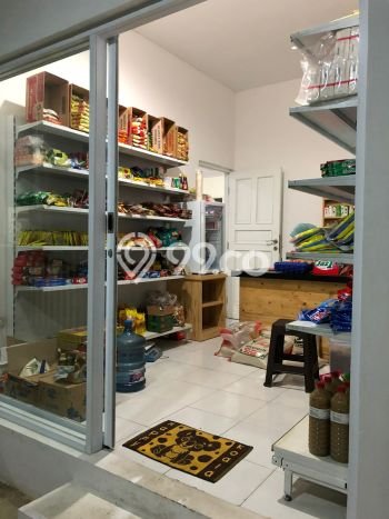Rumah Luas Asri 5 KT Siap Pakai di Pleburan Semarang Rumah Luas Asri 5 KT Siap Pakai di Pleburan Semarang