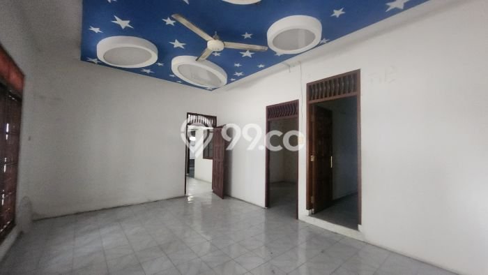 Lokasi strategis! Rumah siap pakai disewakan di Banyumanik LB 300m2 Lokasi strategis! Rumah siap pakai disewakan di Banyumanik LB 300m2