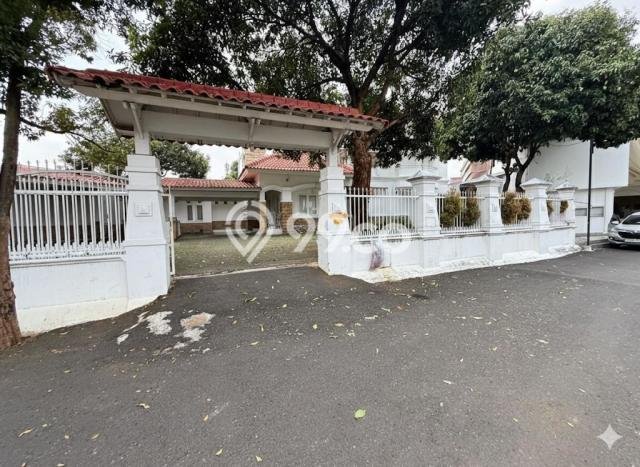 Rumah Luxury Modern Siap Huni di Tanjung Barat Jakarta Selatan Rumah Luxury Modern Siap Huni di Tanjung Barat Jakarta Selatan