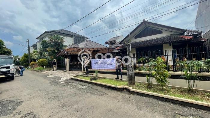 For Sale Hunian Rumah Terawat 4 Kamar di Galaxy, Bekasi For Sale Hunian Rumah Terawat 4 Kamar di Galaxy, Bekasi