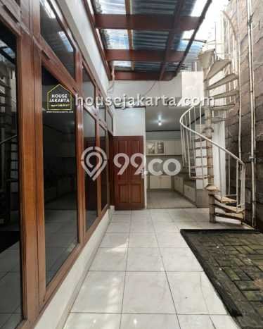 Jual Rumah Mewah Megah Dengan View Eksklusif di Pondok Indah, Jakarta Selatan Jual Rumah Mewah Megah Dengan View Eksklusif di Pondok Indah, Jakarta Selatan