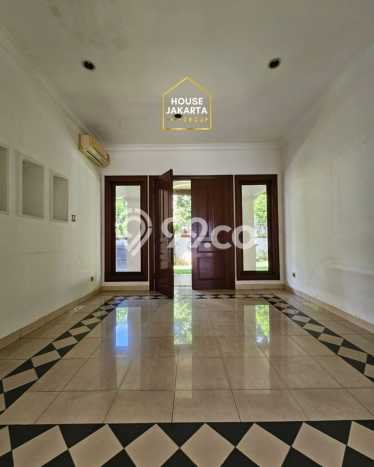 Jual Rumah Mewah Elegan Dengan View Eksklusif di Pondok Indah, Jakarta Selatan Jual Rumah Mewah Elegan Dengan View Eksklusif di Pondok Indah, Jakarta Selatan