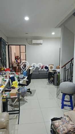 Hunian Elit LB 220m2 Siap Pakai Desain Elegan di Green Lake City, Jakarta Barat Hunian Elit LB 220m2 Siap Pakai Desain Elegan di Green Lake City, Jakarta Barat