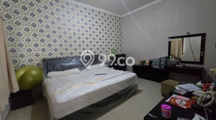 KESEMPATAN TERBAIK! Rumah area Pakuwon City, 3 KM, Siap Huni, Luas 144m2m² Bangunan 220m2m² KESEMPATAN TERBAIK! Rumah area Pakuwon City, 3 KM, Siap Huni, Luas 144m2m² Bangunan 220m2m²