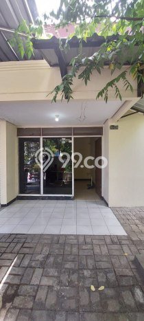 Rumah Bagus Siap Huni Di Sukolilo Luas 160m2 Lokasi Strategis Rumah Bagus Siap Huni Di Sukolilo Luas 160m2 Lokasi Strategis
