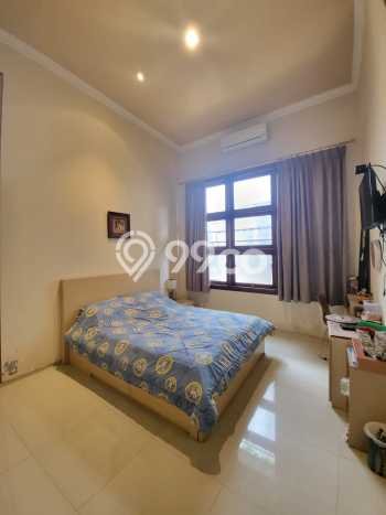 Ready to Use! Premium House LT 749m2 Desain Elegan di Bintaro Ready to Use! Premium House LT 749m2 Desain Elegan di Bintaro