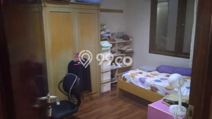 Rumah Luas Asri 4 KT Siap Huni di Bintaro Tangerang Selatan Rumah Luas Asri 4 KT Siap Huni di Bintaro Tangerang Selatan