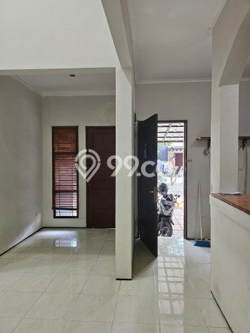 Rumah Luas Asri 4 KT Siap Huni di Bintaro Tangerang Selatan Rumah Luas Asri 4 KT Siap Huni di Bintaro Tangerang Selatan