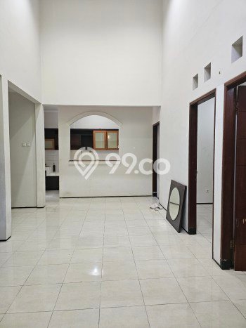 Rumah Luas Asri 4 KT Siap Huni di Bintaro Tangerang Selatan Rumah Luas Asri 4 KT Siap Huni di Bintaro Tangerang Selatan