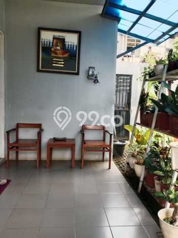 Rumah Disewakan Jakarta Selatan LT 250m2 LB 170m2 Kawasan Cipedak Rumah Disewakan Jakarta Selatan LT 250m2 LB 170m2 Kawasan Cipedak