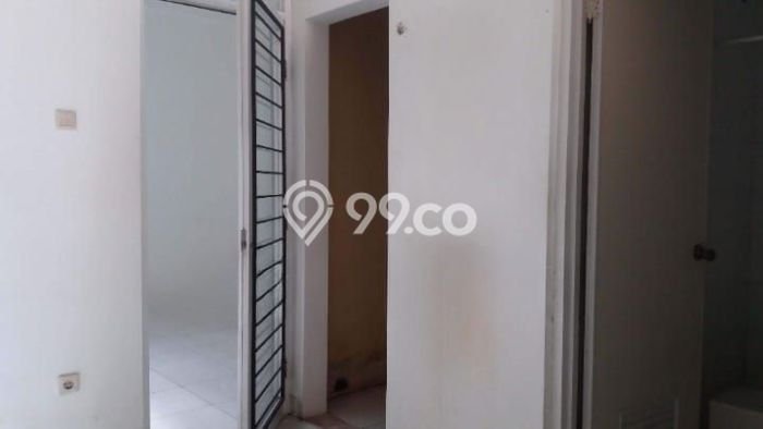 LOKASI PREMIUM! Ruko Area Komersial di Pondok Aren, Luas 100m2m², Siap Operasional LOKASI PREMIUM! Ruko Area Komersial di Pondok Aren, Luas 100m2m², Siap Operasional