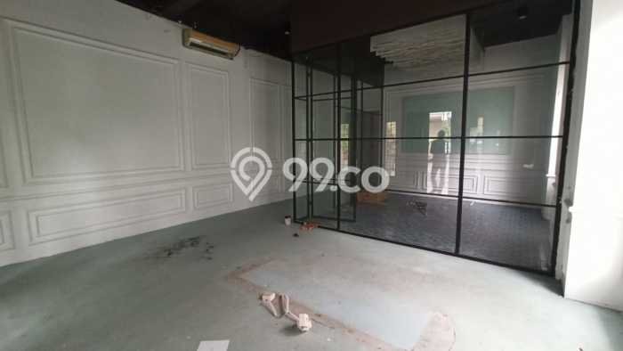 Dijual! Ruko di Senayan Jakarta Selatan LT 78m2 / LB 300m2 Kawasan Strategis Dijual! Ruko di Senayan Jakarta Selatan LT 78m2 / LB 300m2 Kawasan Strategis