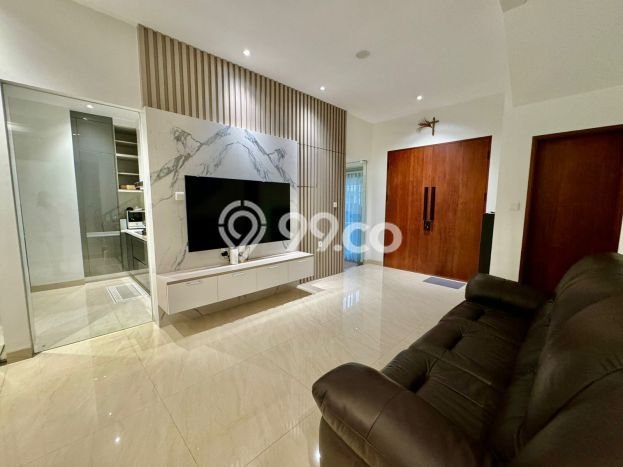 Dijual Rumah Mewah Megah Dengan View Cantik di Gading Serpong, Tangerang Dijual Rumah Mewah Megah Dengan View Cantik di Gading Serpong, Tangerang