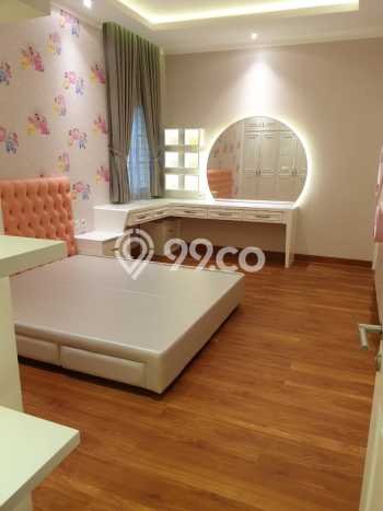 Rumah Elit Modern Tanpa Renovasi di Gading Serpong Tangerang Rumah Elit Modern Tanpa Renovasi di Gading Serpong Tangerang