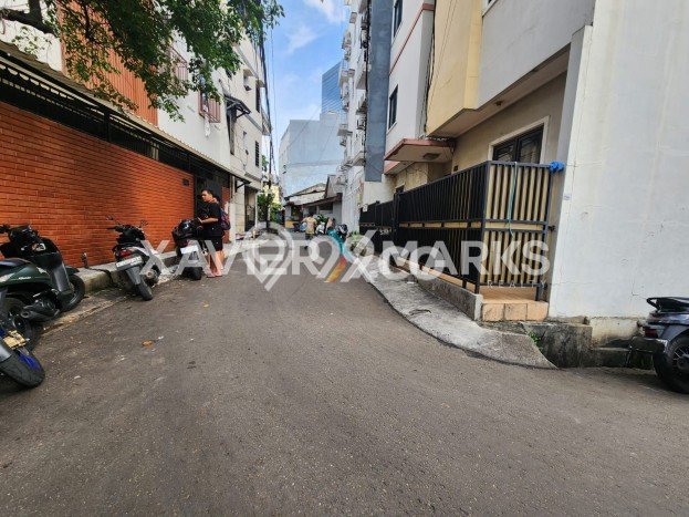 Dijual Rumah Eksklusif 3 KT di Tanjung Duren, Jakarta Barat Dijual Rumah Eksklusif 3 KT di Tanjung Duren, Jakarta Barat