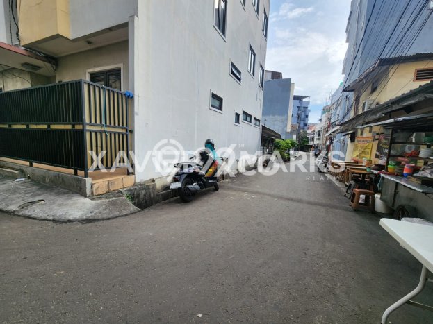 Dijual Rumah Eksklusif 3 KT di Tanjung Duren, Jakarta Barat Dijual Rumah Eksklusif 3 KT di Tanjung Duren, Jakarta Barat