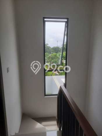 Ready to Use! Premium House LT 161m2 Desain Elegan di Semanan Ready to Use! Premium House LT 161m2 Desain Elegan di Semanan