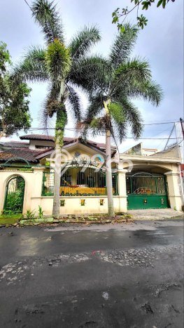 Rumah Elit Modern Tanpa Renovasi di Soekarno Hatta Malang Rumah Elit Modern Tanpa Renovasi di Soekarno Hatta Malang