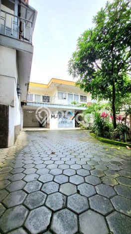 Ready to Use! Premium House LT 373m2 Desain Modern di Mergosono Ready to Use! Premium House LT 373m2 Desain Modern di Mergosono