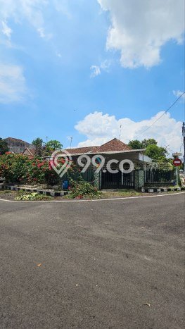 Rumah Strategis Minimalis Lb 235m2 di Blimbing, Malang Rumah Strategis Minimalis Lb 235m2 di Blimbing, Malang