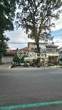 Siap Huni Rumah Mewah 5 Kamar di Klojen Dekat ke Mana Pun Siap Huni Rumah Mewah 5 Kamar di Klojen Dekat ke Mana Pun
