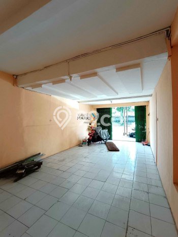 Ruko Dijual di Klojen Malang dengan Luas Bangunan 230m2 Ruko Dijual di Klojen Malang dengan Luas Bangunan 230m2