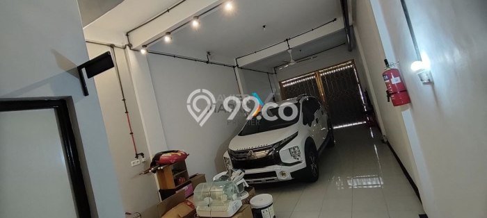 Ruko Dijual di Klojen Malang dengan Luas Bangunan 250m2 Ruko Dijual di Klojen Malang dengan Luas Bangunan 250m2