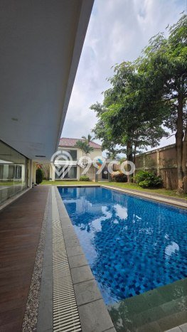 Rumah Eksklusif Dijual LT 1558m2 di Klojen, Malang Rumah Eksklusif Dijual LT 1558m2 di Klojen, Malang