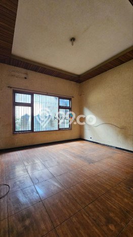 Siap Huni Hunian Elit 8 Kamar di Klojen Dekat ke Mana Saja Siap Huni Hunian Elit 8 Kamar di Klojen Dekat ke Mana Saja