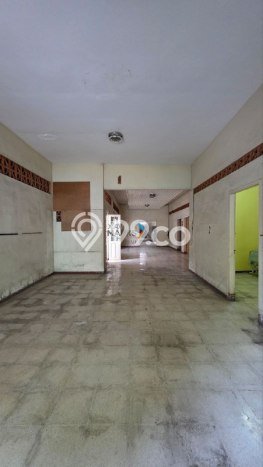 Lokasi strategis! Rumah siap huni dikontrakkan di Klojen LB 800m2 Lokasi strategis! Rumah siap huni dikontrakkan di Klojen LB 800m2