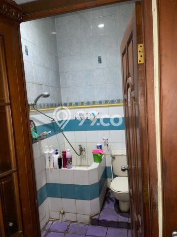 Rumah Modern Minimalis 5 Kamar Siap Huni di Taman Rumah Modern Minimalis 5 Kamar Siap Huni di Taman