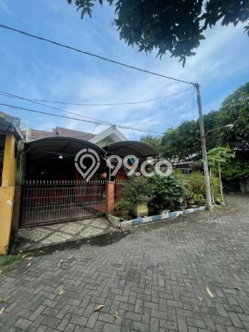 Rumah Modern Minimalis 5 Kamar Siap Huni di Taman Rumah Modern Minimalis 5 Kamar Siap Huni di Taman